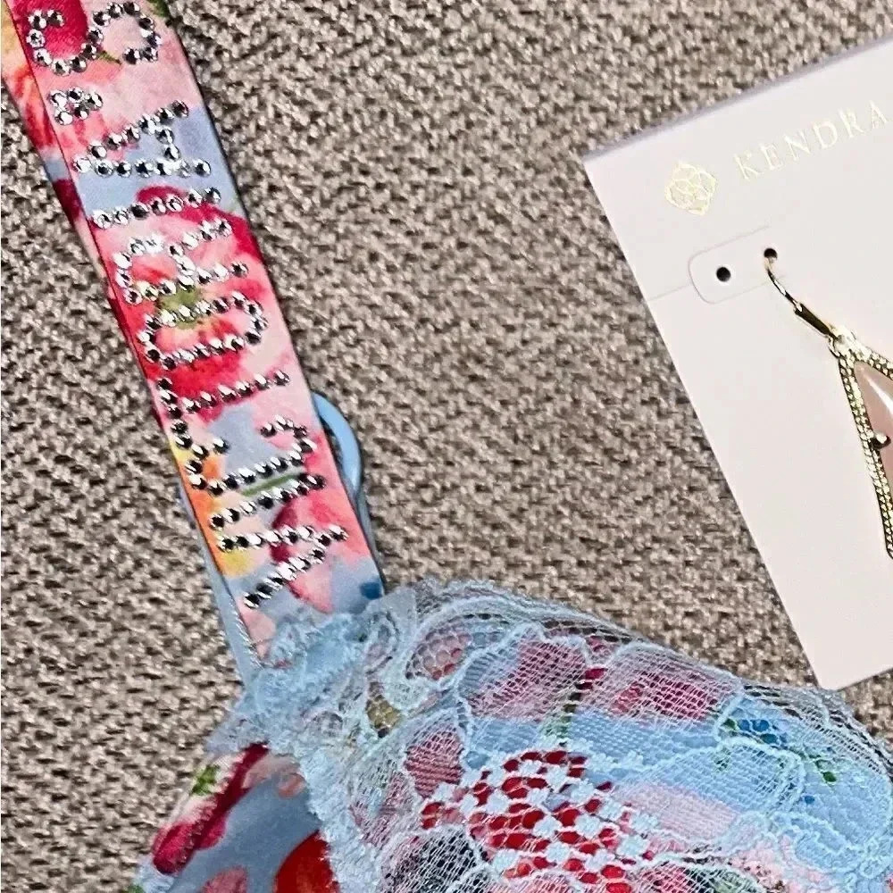 ‎Victoria’s Secret Set - Picture 3 of 4